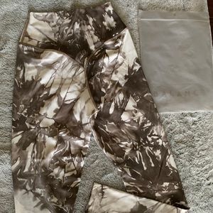Balance Athletica OG pant in tie dye sea salt